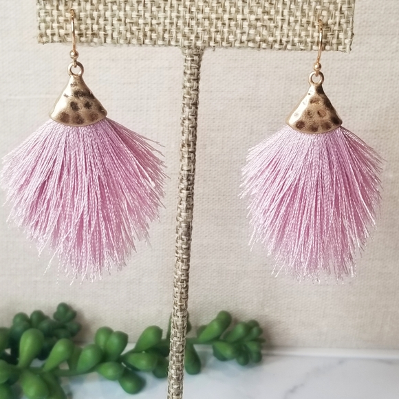 Lilac NEW Fringe Fan Tassel Earrings - Picture 2 of 2
